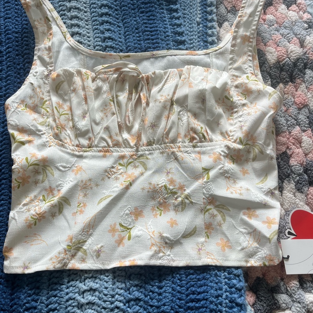 CIDER SQUARE NECK FLORAL KNOTTED CROP CAMI TOP. Size Small.